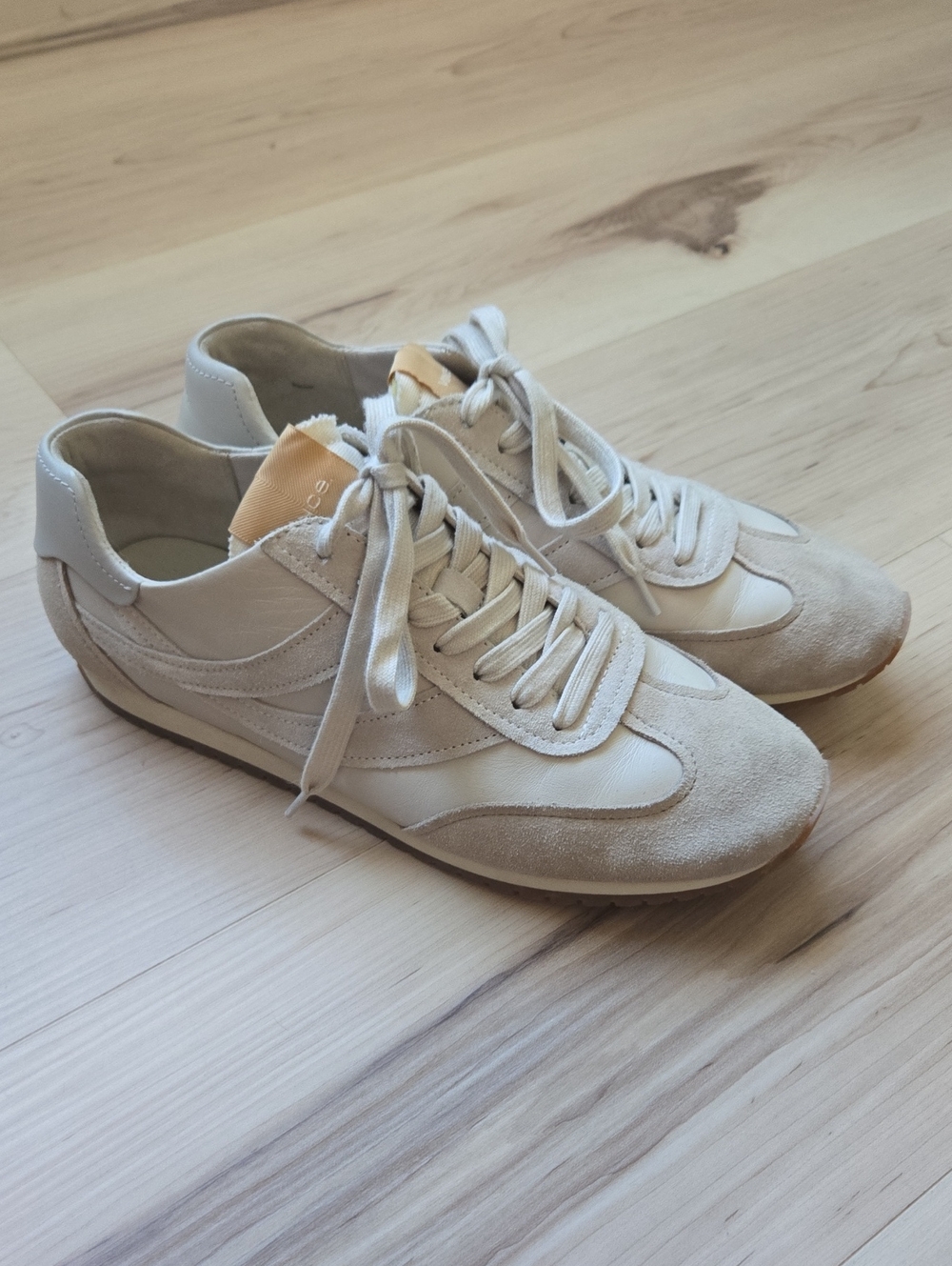 Vince Oasis Sneaker, Off White/Rock, Size 8.5